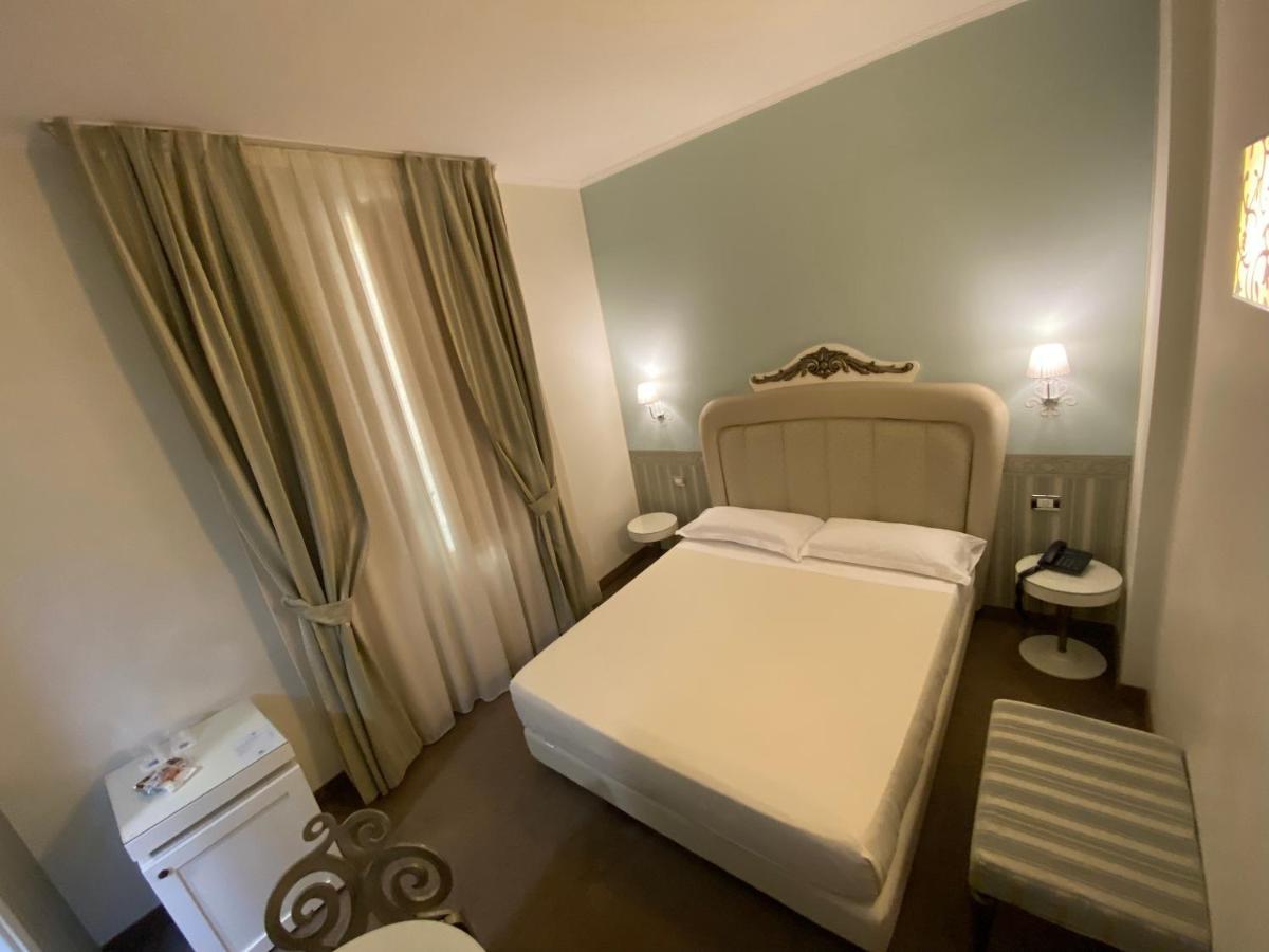 Jr Hotels Oriente Bari Ngoại thất bức ảnh