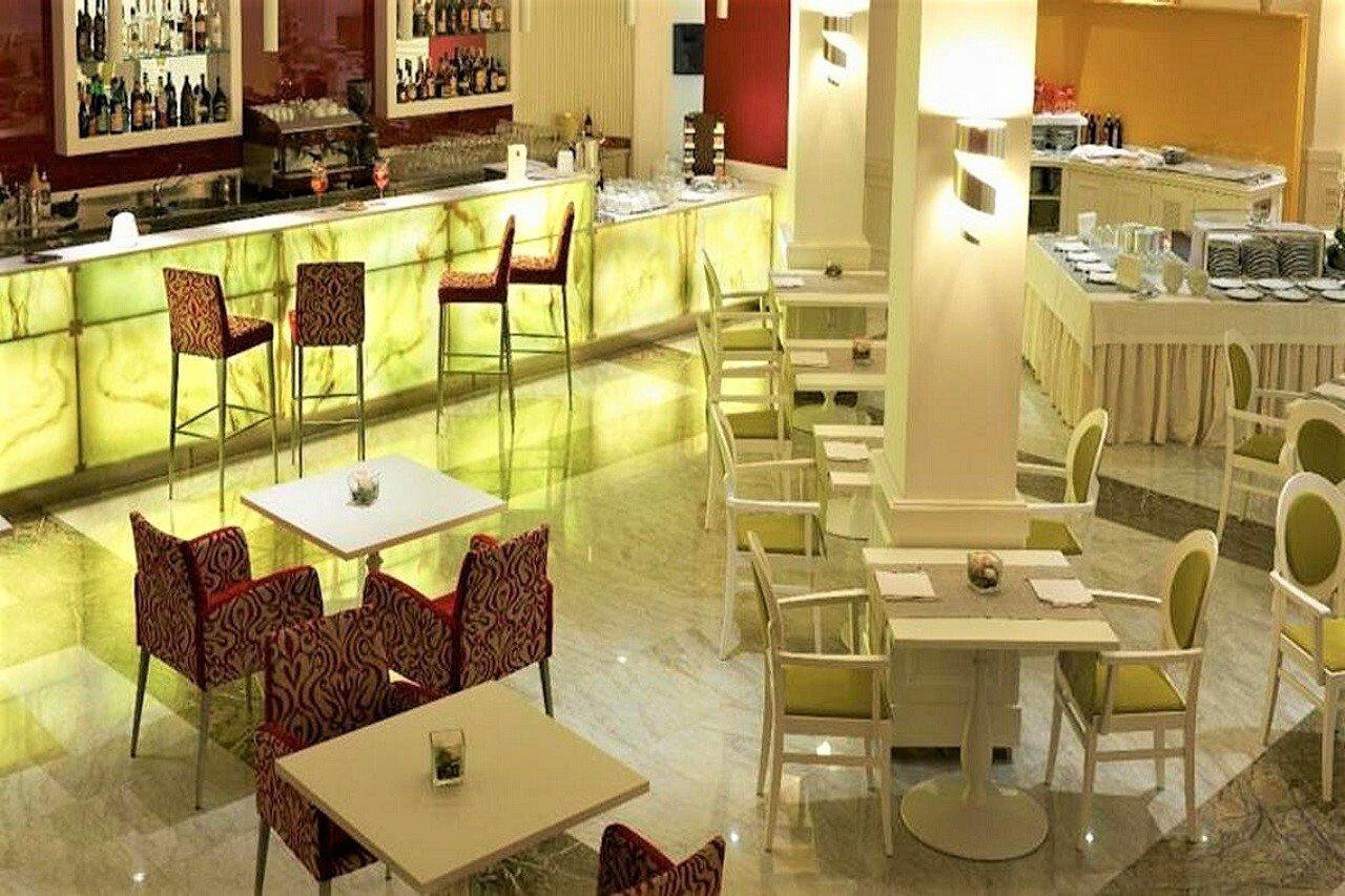 Jr Hotels Oriente Bari Ngoại thất bức ảnh